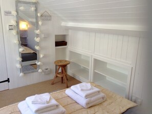 1 camera, ferro/asse da stiro, Wi-Fi gratuito, lenzuola