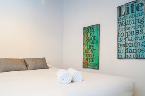 1 bedroom, iron/ironing board, WiFi, bed sheets - Poble Nou design apartment (Barcelona)