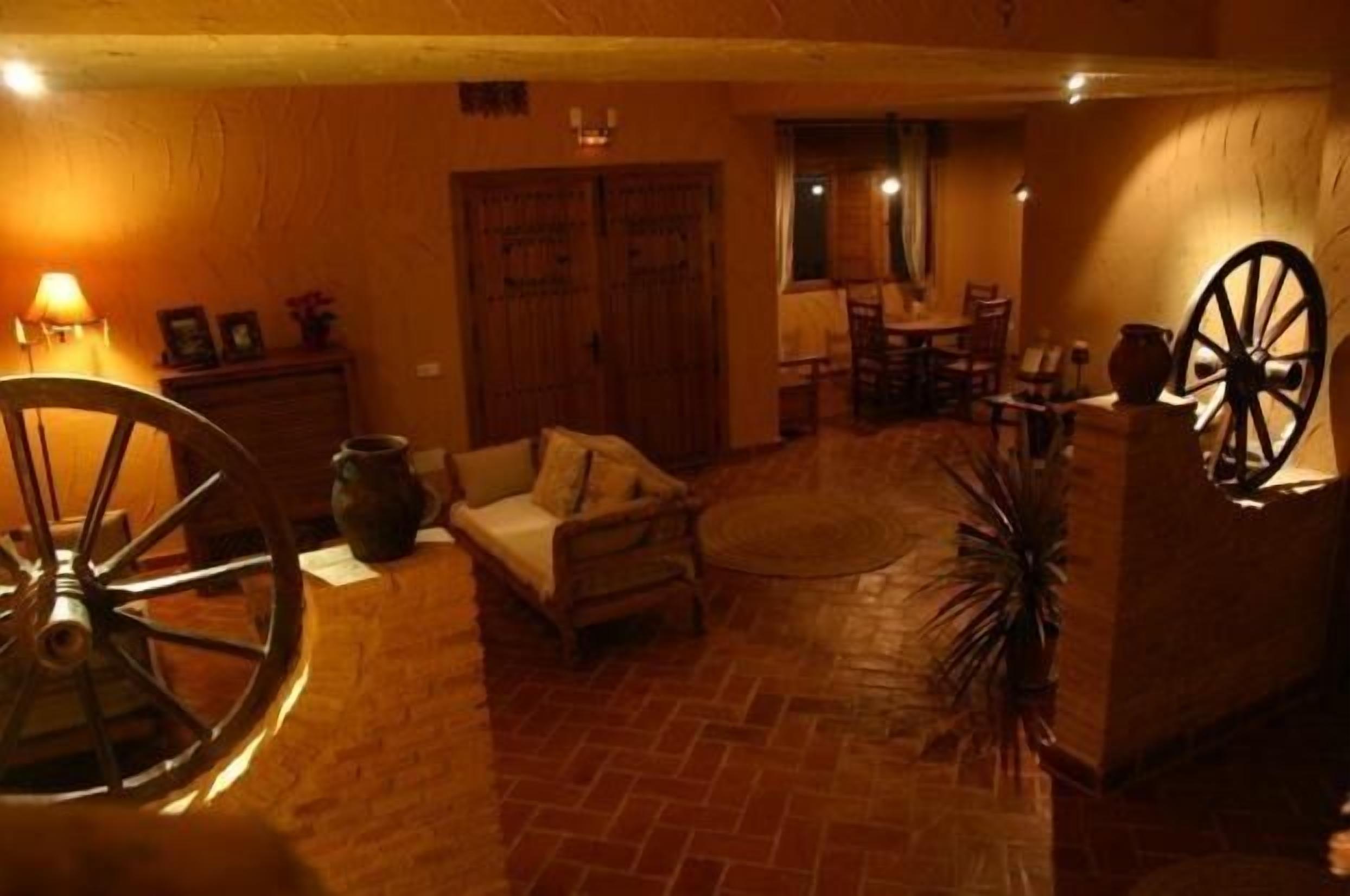 Casa Rural Eras de  Pantrillar (alquiler íntegro) para 10 personas