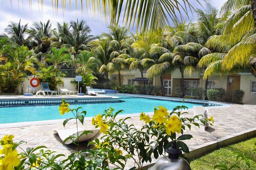 Flic En Flac, tastefully furnished 2 bedroom 2 bathroom apt Close To Beach<br>