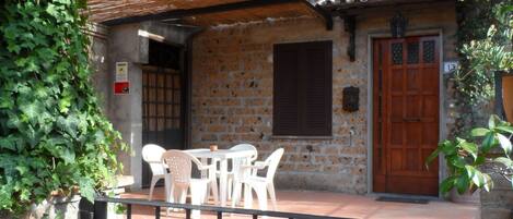 تناول الطعام بالخارج