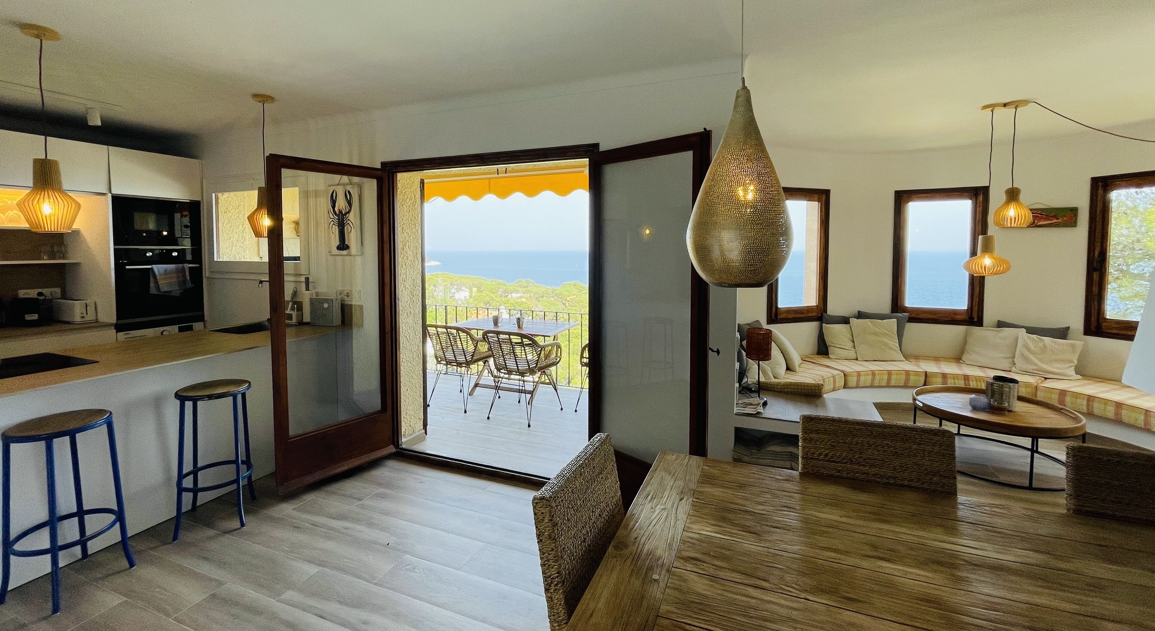 Cozy apartment with a breathtaking view in Calella de Palafrugell