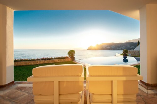 Ehdottomasti upea 7 makuuhuoneen huvila wow-tekijällä!