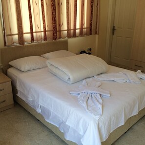 4 Schlafzimmer, Zimmersafe, Bügeleisen/Bügelbrett, kostenloses WLAN