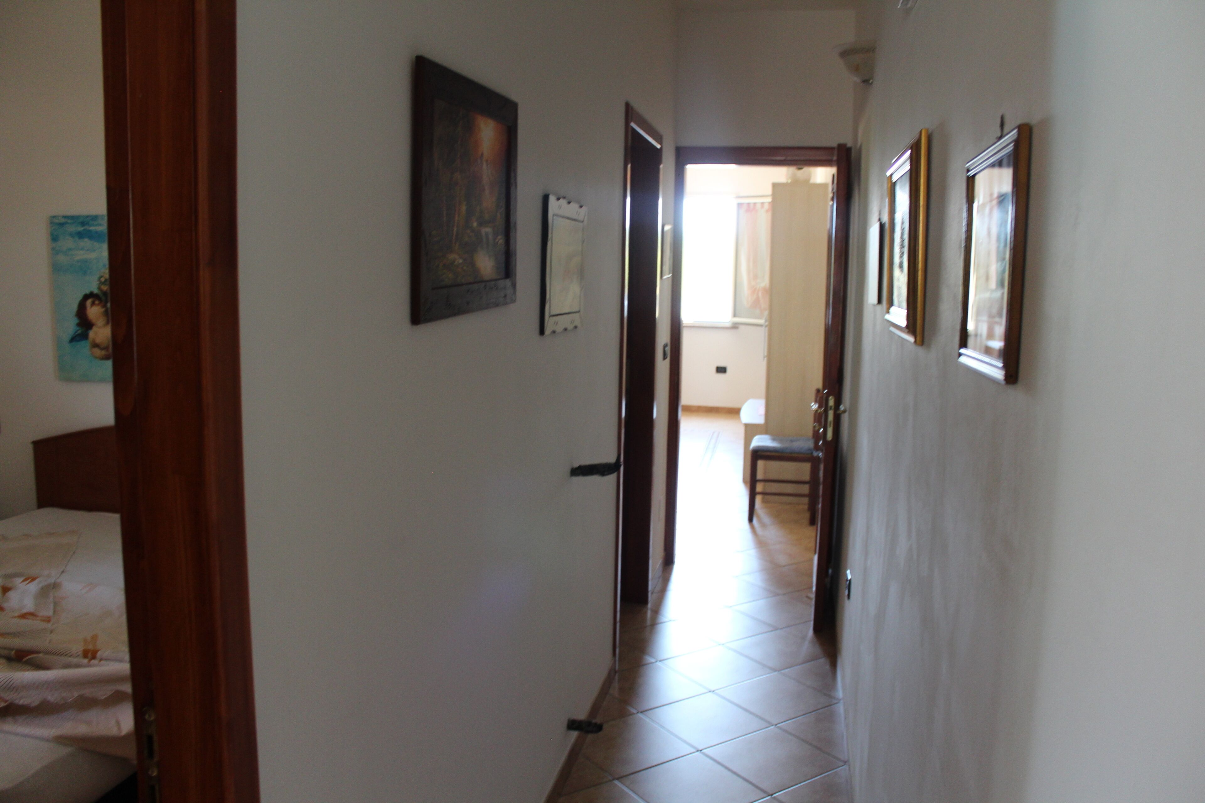 2 Schlafzimmer, Bügeleisen/Bügelbrett