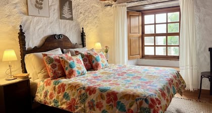 Exklusives Ferienhaus Las Perez mit Privatpool und Grill in malerische