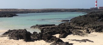 House in a quiet area with private swimming pool 