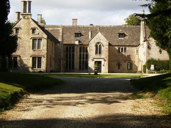 Exterior - Light and spacious barn conversion on working farm in the Cotswolds (Nailsworth)
