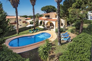Outdoor pool - Exclusive Retreat in Vilamoura, private pool, off-street parking, Free AC & wifi (Vilamoura)
