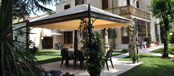 Elegante appartamento in villa liberty vicino al centro con parcheggio privato 