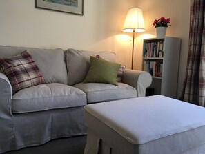 TV, DVD player, books - Cosy rural retreat in the beautiful Yarrow Valley (Selkirk)