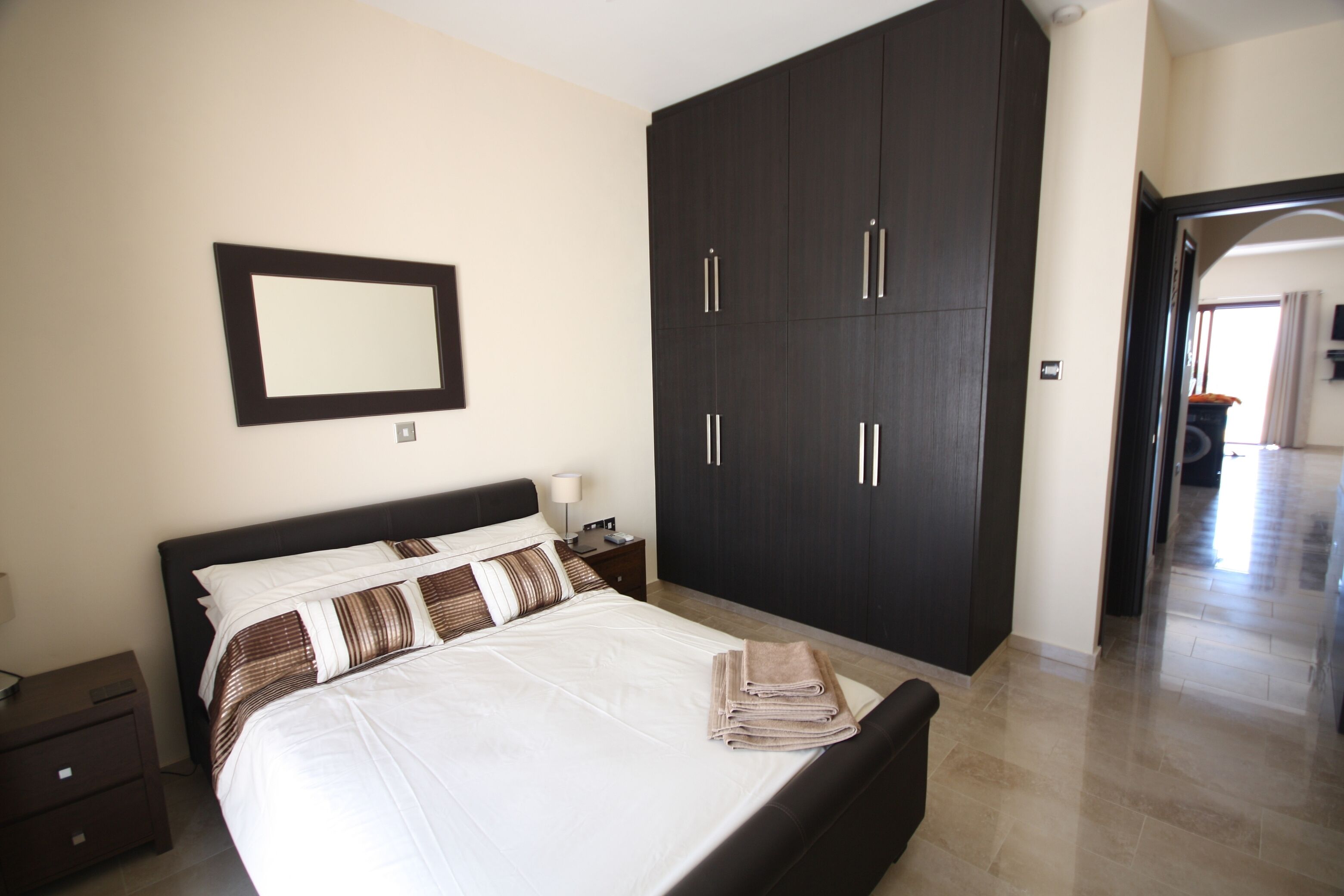 3 Schlafzimmer, Zimmersafe, Bügeleisen/Bügelbrett, Reisekinderbett