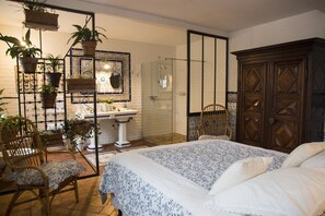 5 bedrooms, iron/ironing board, travel cot, free WiFi - Beautiful house with swimming pool, in Little Tuscany between Albi and Toulouse (Ambres)