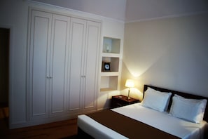 1 bedroom, desk, iron/ironing board, free WiFi