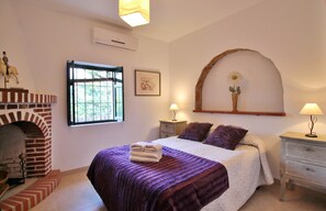 5 bedrooms, in-room safe, iron/ironing board, free WiFi