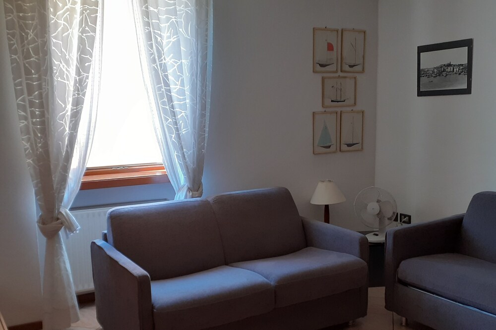 Apartment for 4-5 persons well furnished