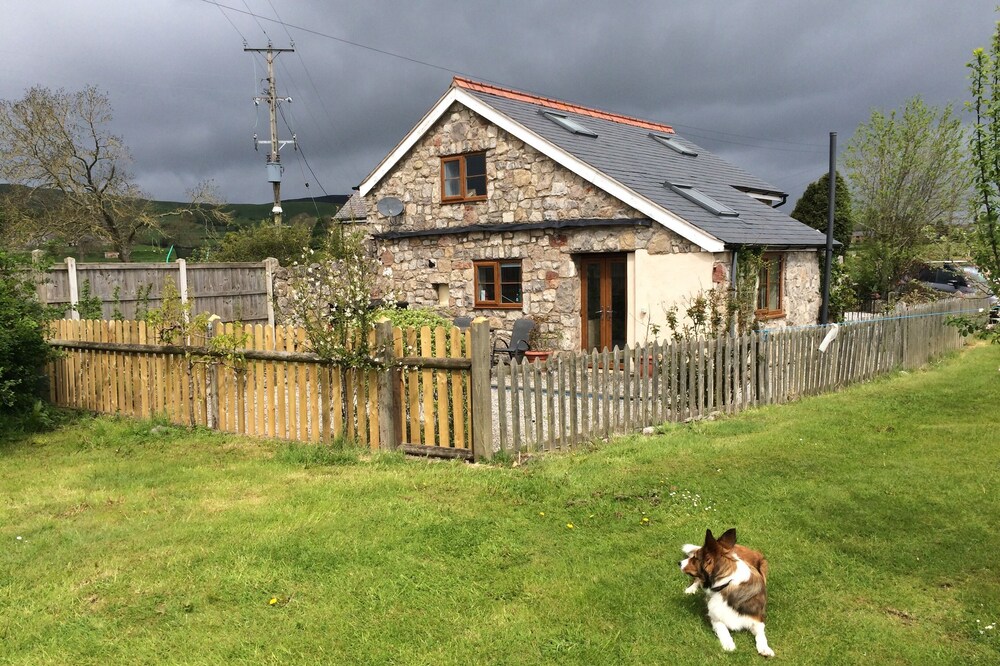 Fantastic Cottage in a Peaceful Rural Location