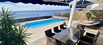 ¡Una maravillosa villa en primera línea para ver pasar los barcos!