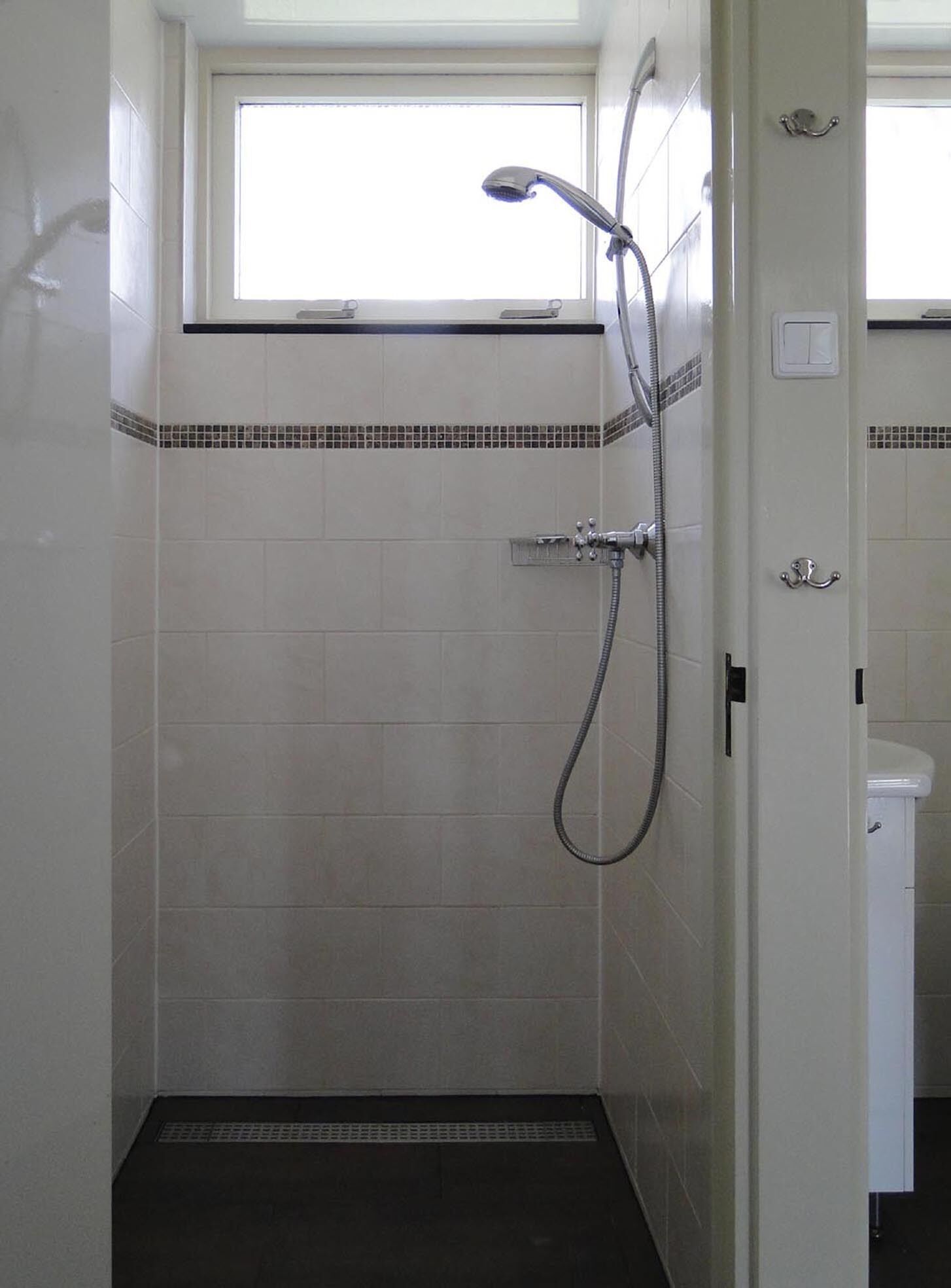 Douche, sèche-cheveux