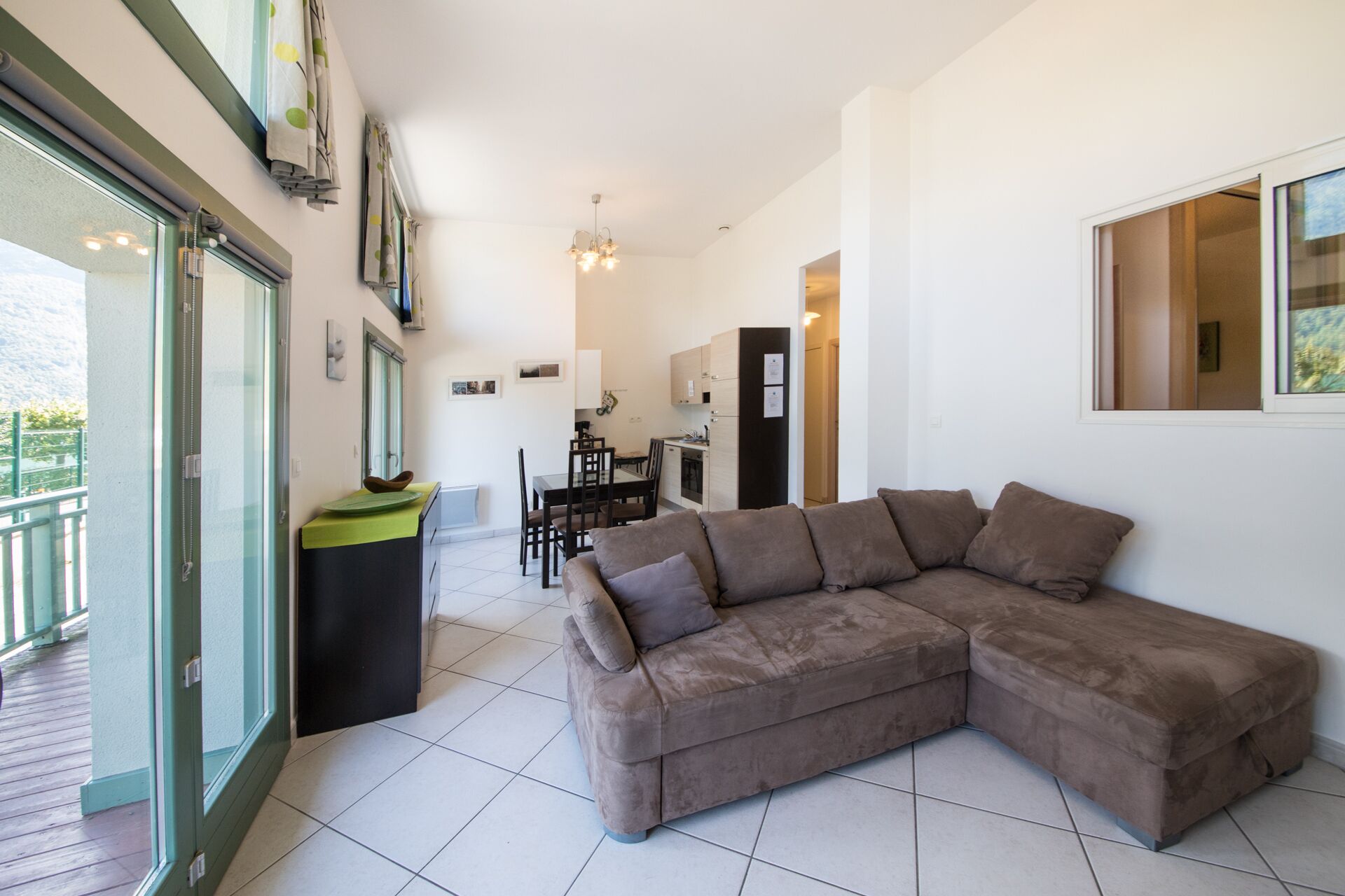 "Modern Loft" with view/private access to Annecy Lake