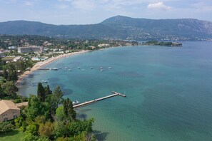 Solsenger og strandhåndklær