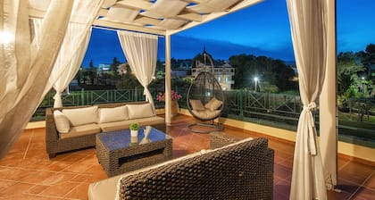 LUXURY VILLA WITH PRIVATE POOL NEAR TO THE BEACH