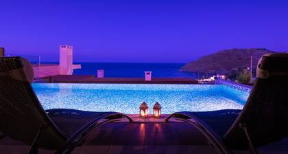 Merinäköala Villa, lyhyen kävelymatkan päässä rannalta, ravintoloita, baareja ja 3 km päässä Lindosista!