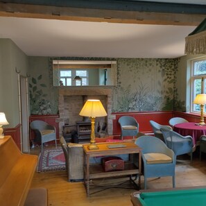 Interior - Large Edwardian Villa Set In Woodland Gardens With Panoramic Views. Sleeps 24 (Giggleswick)