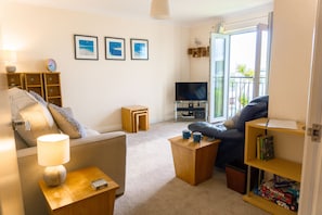 Smart TV, DVD player - Summer - Perfect Place to enjoy all that Newquay offers for a Summer Break (Newquay)