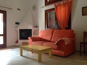 TV, caminetto