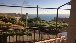 Property grounds - Sunset apartment (Moneglia)