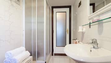 Shower, towels