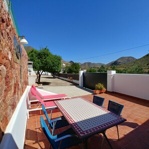 Outdoor dining - Beautiful home in paradise three minutes from the best virgin beaches (Nijar)