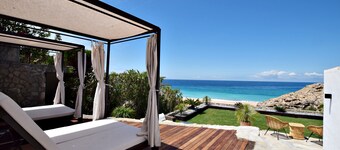 Eksklusiv villa med privilegert beliggenhet ved foten av stranden. GRATIS WIFI