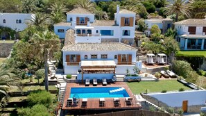 Exterior - Exclusive villa on the beach front. FREE WIFI (Tarifa)