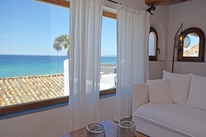 Interior - Exclusive villa on the beach front. FREE WIFI (Tarifa)