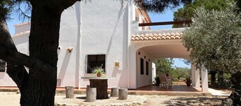 CASA TROSSET,Ideal house for your holidays near the sea, free wifi, private pool, pets allowed, dog’s beach