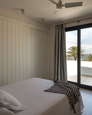 7 bedrooms, iron/ironing board, free WiFi, bed sheets - Dos Horizontes. Luxury, space, sea views, beach 100m (Roche)