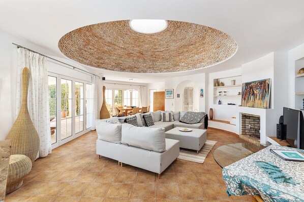 TV, fireplace, DVD player - Villa Dome OCV - Private Heated Pool (Albufeira)