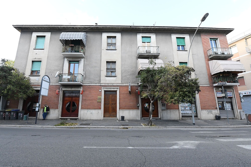 Central apartment strategic position
