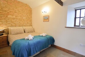 7 bedrooms, free internet - The Cotswold Manor House, Exclusive Hot Tub, Games Barn, 70 acres of Parkland (Bampton)