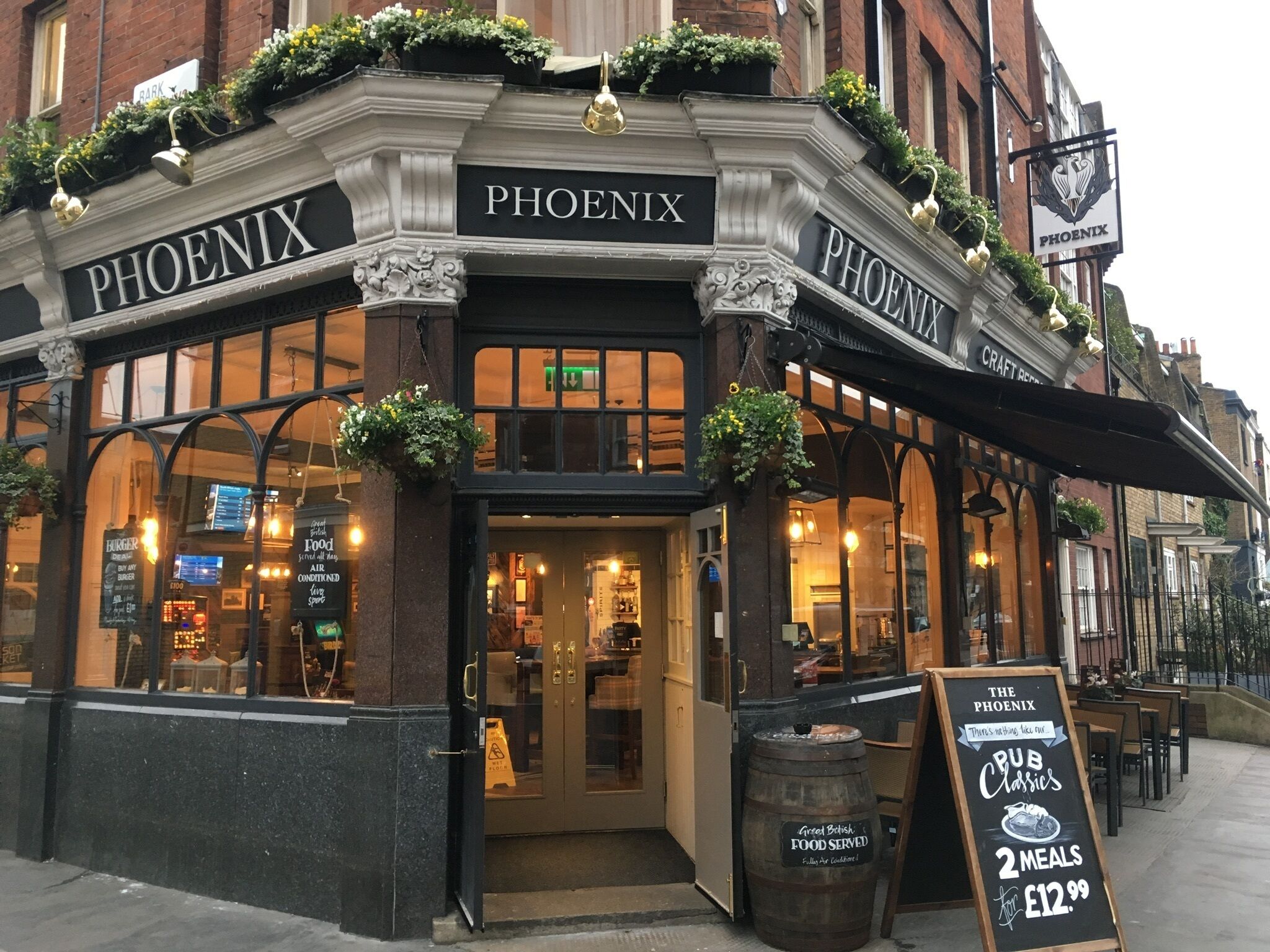 تفاصيل الفندق من الخارج