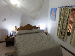 2 室のベッドルーム、セーフティボックス (室内)、アイロン / アイロン台、WiFi