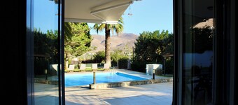 Family-friendly Villa with big private pool near picturesque beaches