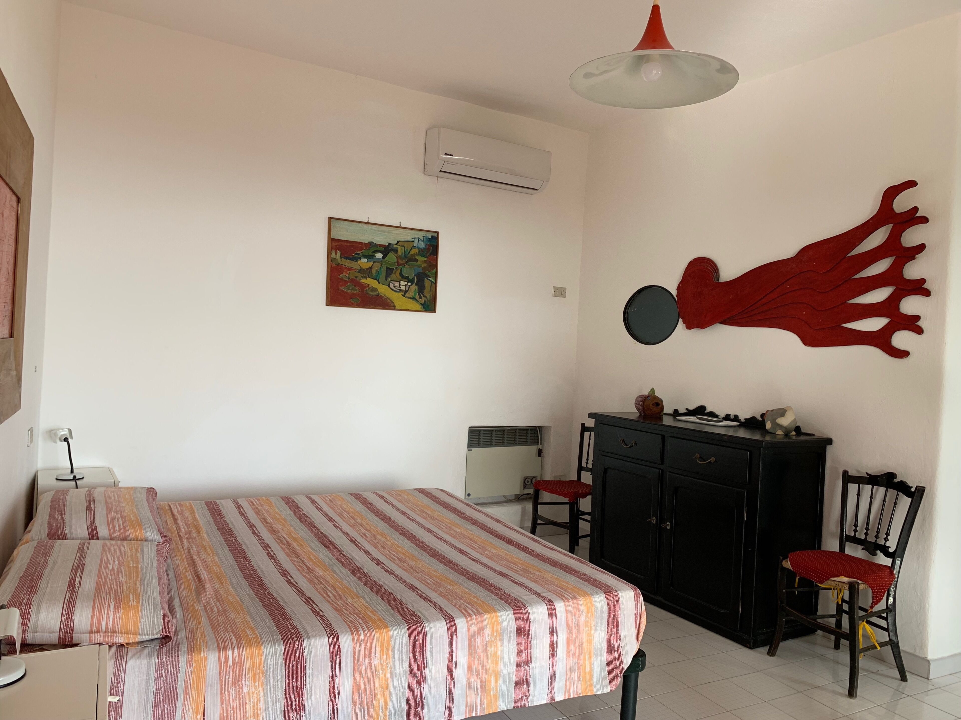 Casa con piscina privata a 100m dal mare, a 500m dalle Terme di Poseidon.