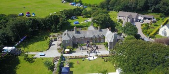 Bay Cottage, en del av Ebbingford Manor, 850 år gammal herrgård vid stranden och staden