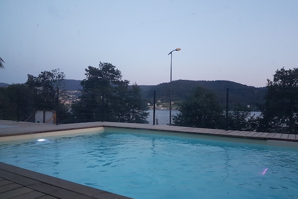 Bienvenue à Blancneige
Vue de la piscine