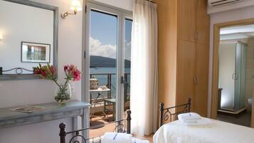 2 chambres, coffres-forts dans les chambres, fer et planche Ă repasser