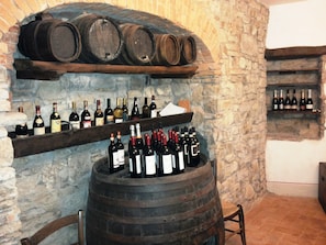 Bar (on property) - The Farmhouse of Villa Migliorati (Vaiano/Italia)
