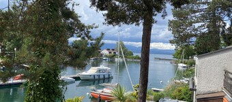 Maison les pieds dans l'eau avec place d'amarrage !